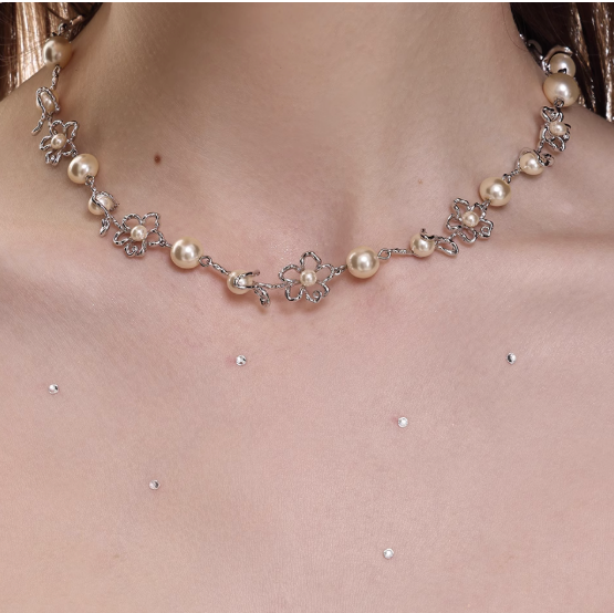 Petal Whisper Pearl Necklace
